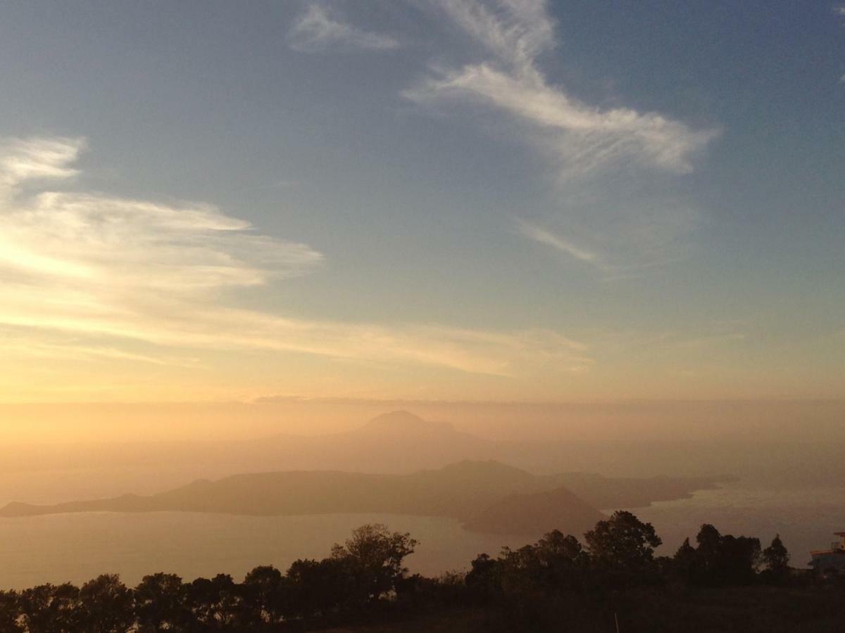 A Breath Taking View Of Taal Lake & Volcano تاجيتاي المظهر الخارجي الصورة