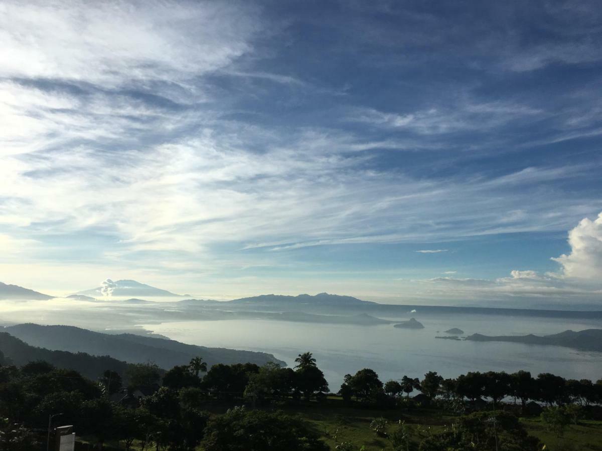 A Breath Taking View Of Taal Lake & Volcano تاجيتاي المظهر الخارجي الصورة