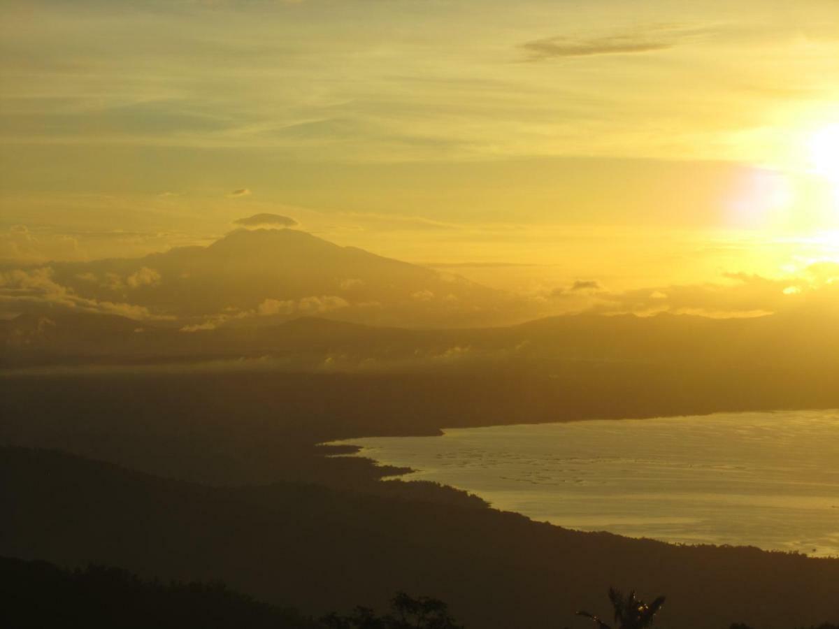 A Breath Taking View Of Taal Lake & Volcano تاجيتاي المظهر الخارجي الصورة